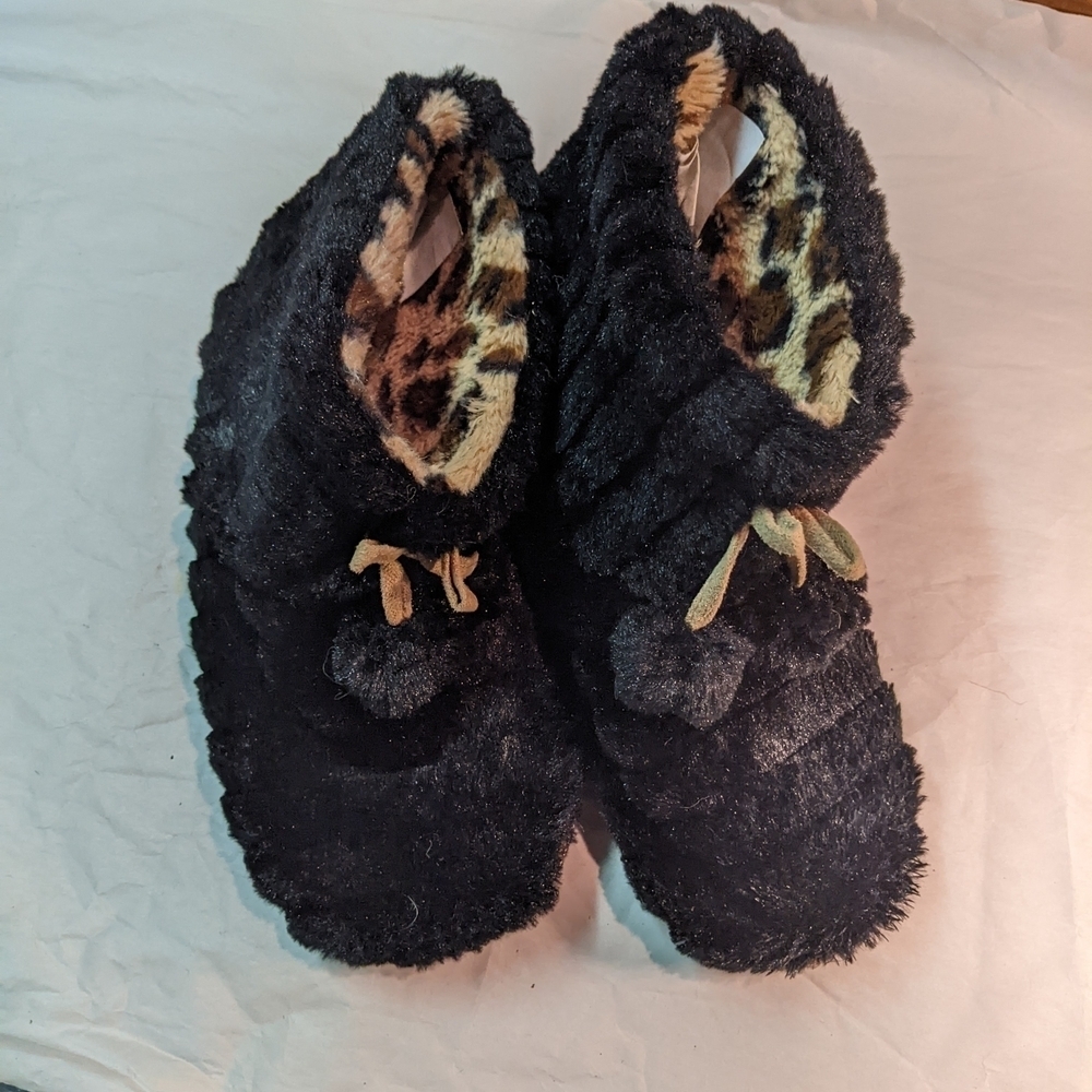 Cuddl Dud Chill Chasers Cozy Black Faux Fur Women's Slippers Size M (7- 8)